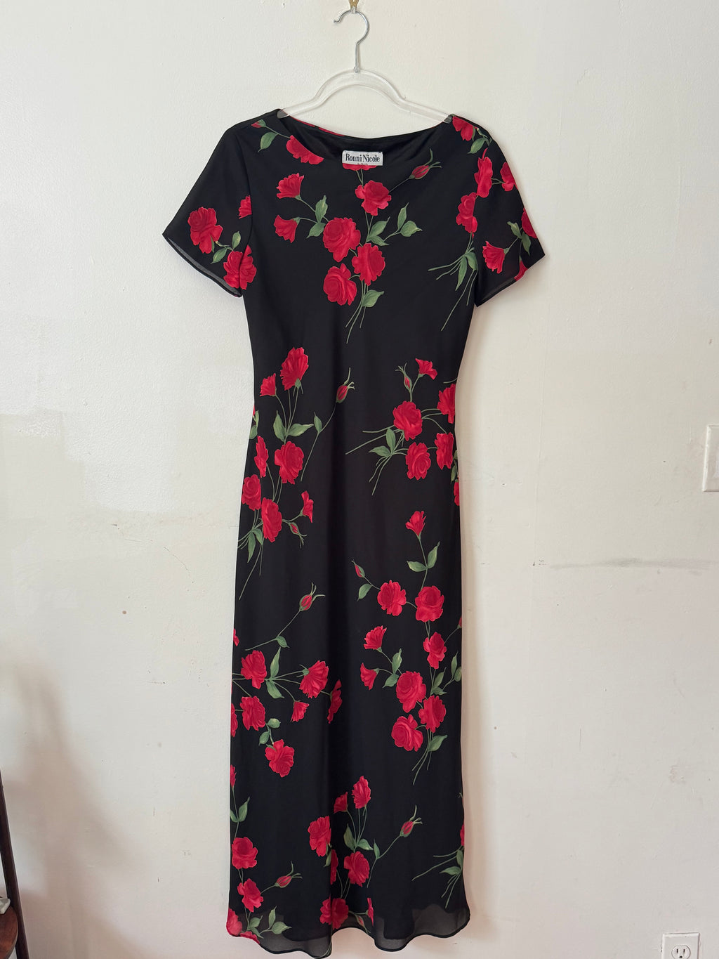 'RONNI NICOLE' Red Rose Maxi Dress